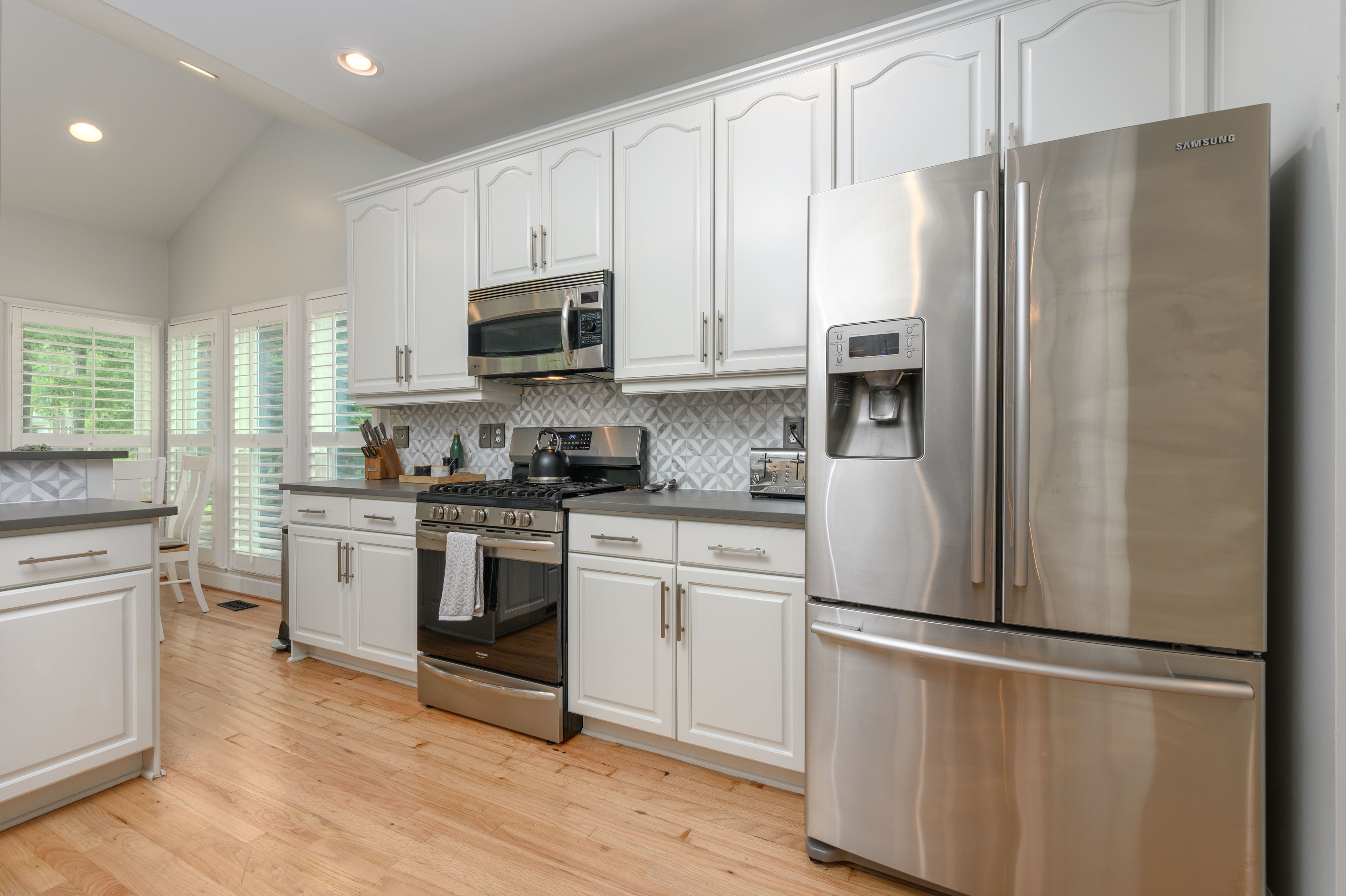 124 Oakton North image 7